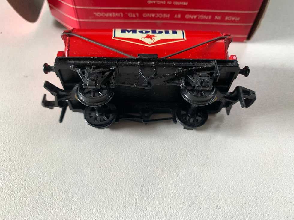 Thumbnail: 4677 D1 MOBIL TANK WAGON (plastic couplings) - BOXED