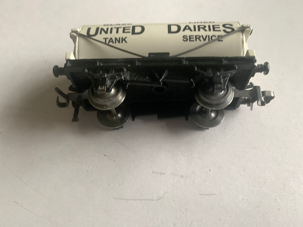 Thumbnail: UNITED DAIRIES TANKER WAGON - 3 RAIL