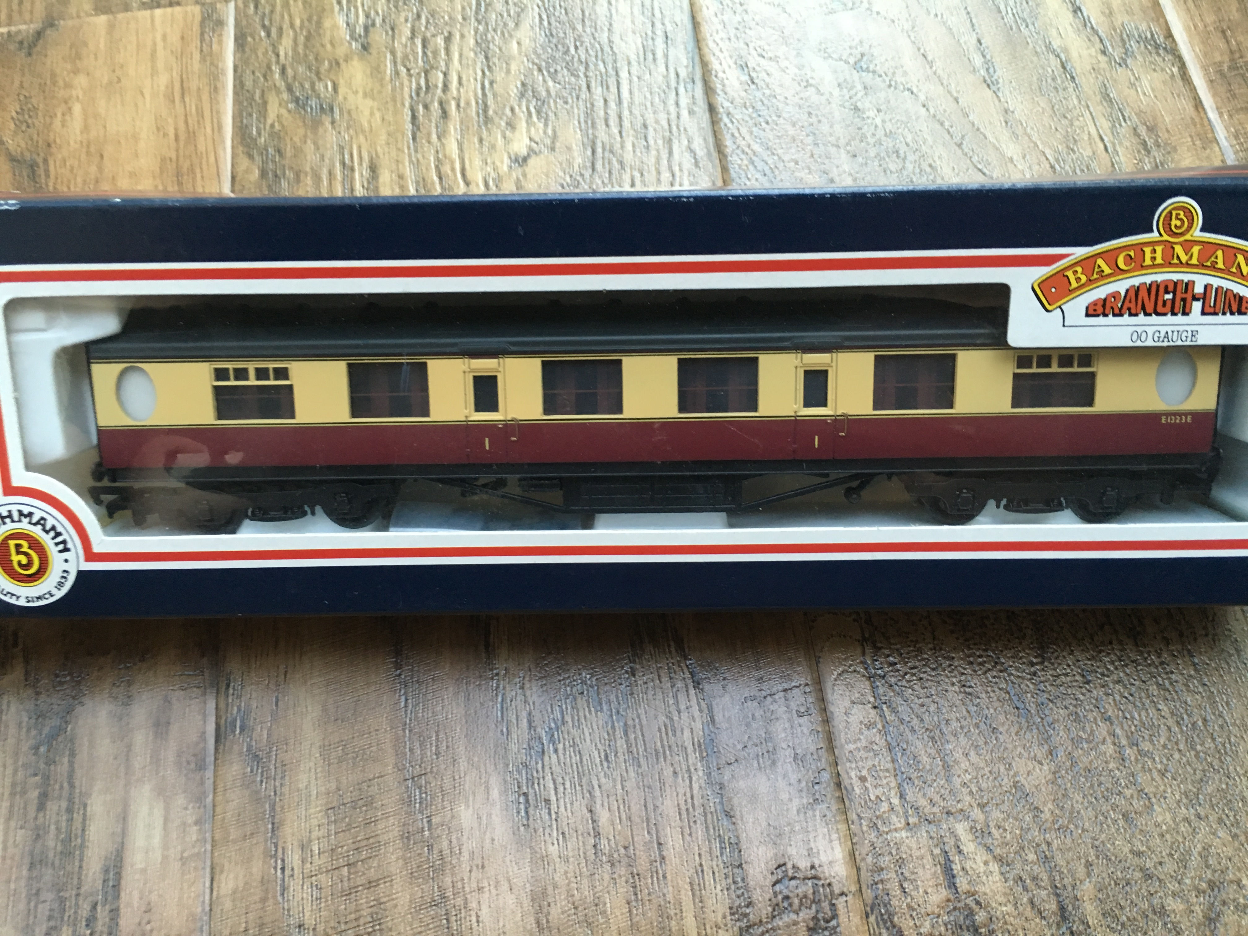 34-475 63' THOMPSON 1ST CORRIDOR CRIMSON / CREAM BR