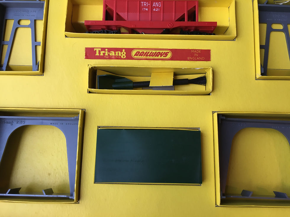 Thumbnail: R.161 OPERATING HOPPER CAR SET