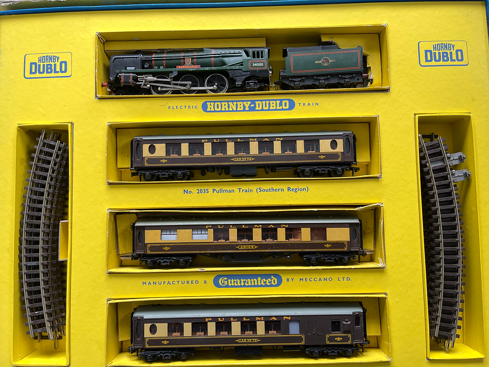 Thumbnail: 2035 THE PULLMAN S.R. TRAIN SET - BARNSTAPLE