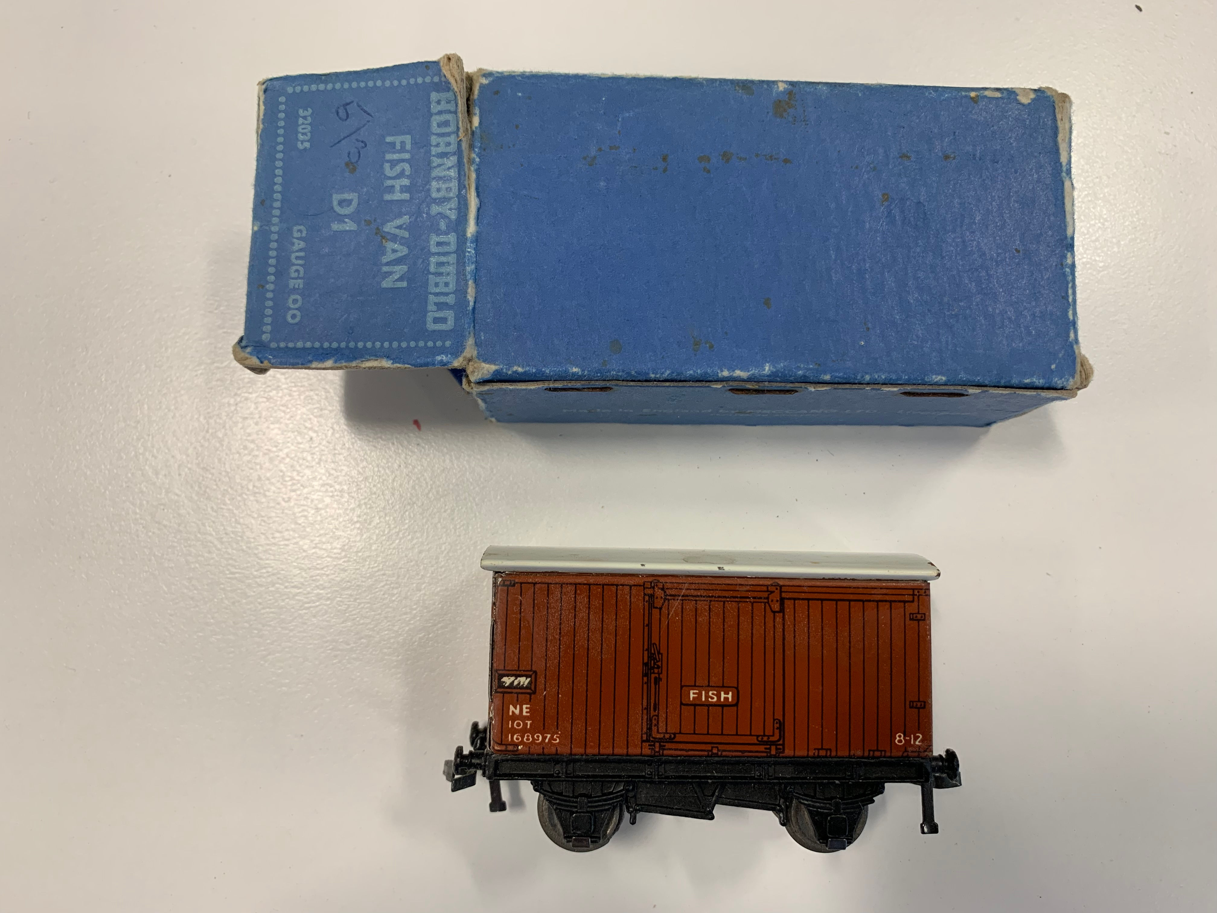 32035 NE FISH VAN D1 10/1951 BOXED