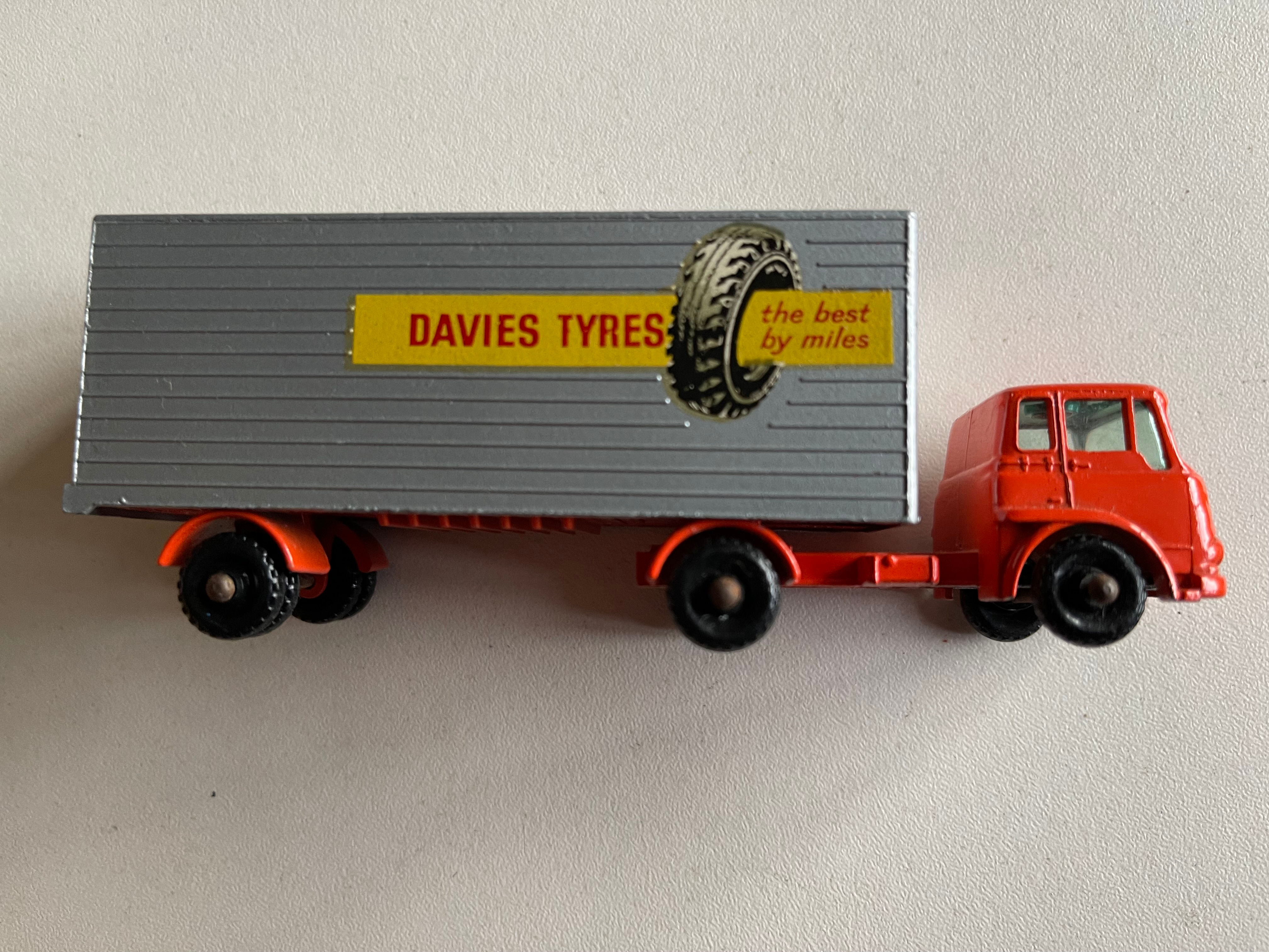 LESNEY MAJOR PACK No 2 YORK FREIGHTMASTER TRAILER