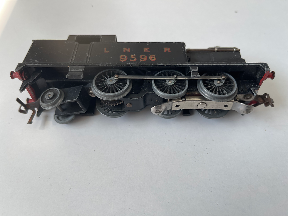 Thumbnail: EDL7 0-6-2 LNER BLACK TANK LOCOMOTIVE 9596