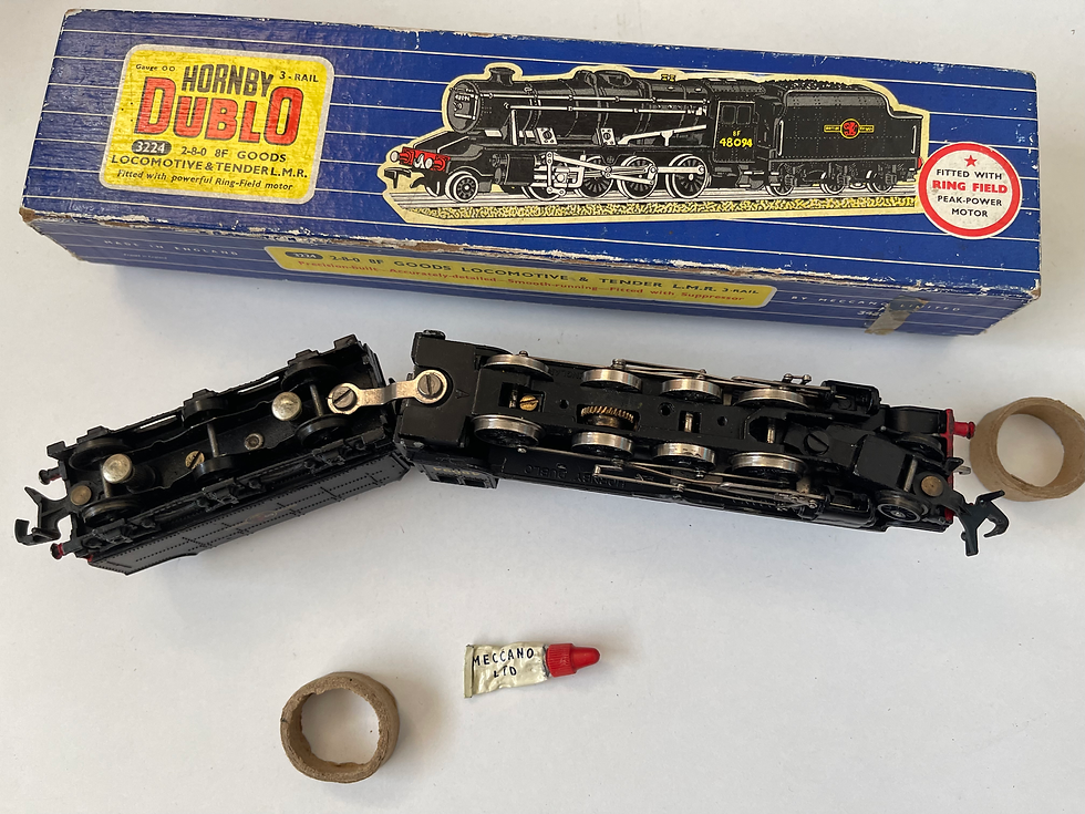 Thumbnail: 3224 2-8-0 8F GOODS LOCOMOTIVE 48094 & TENDER