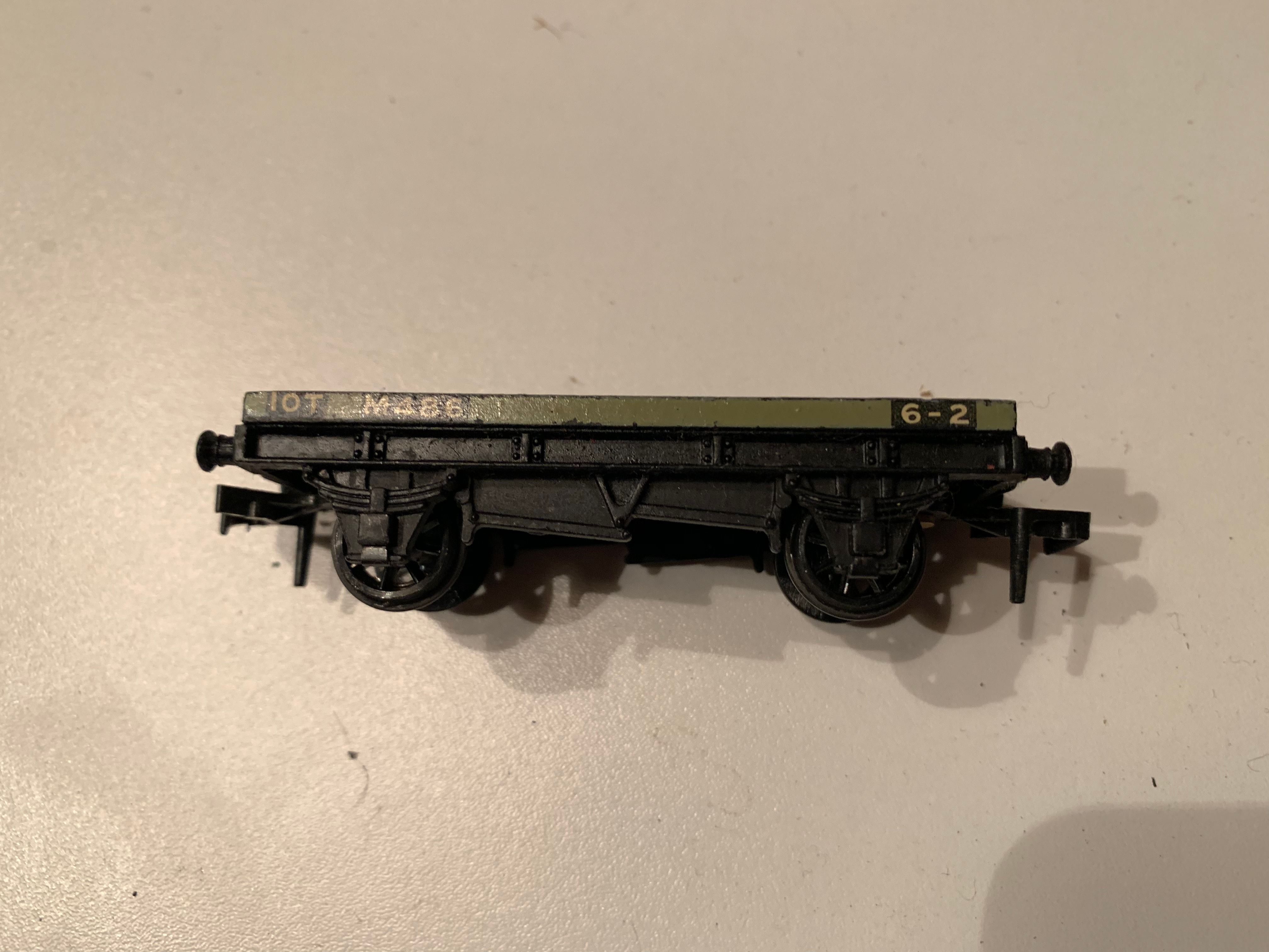 D1 LOW SIDED WAGON M486 (NO LOAD) (PLASTIC COUPLINGS)