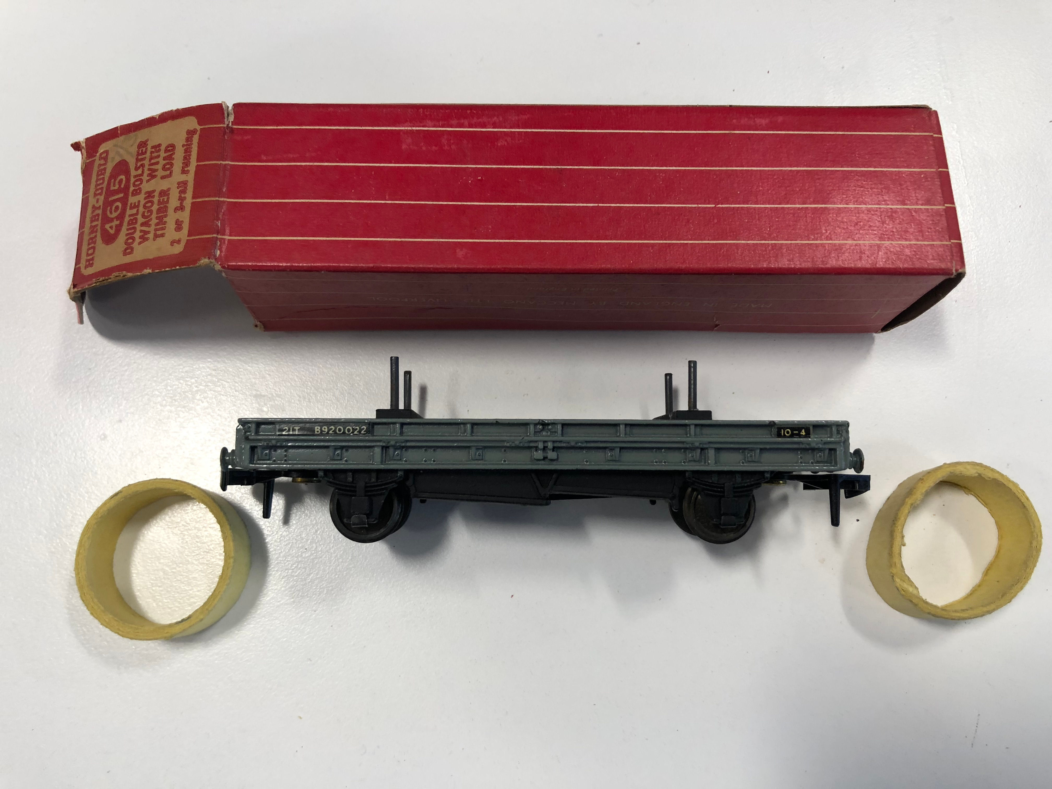 4615 DOUBLE BOLSTER WAGON (plastic couplings) - BOXED
