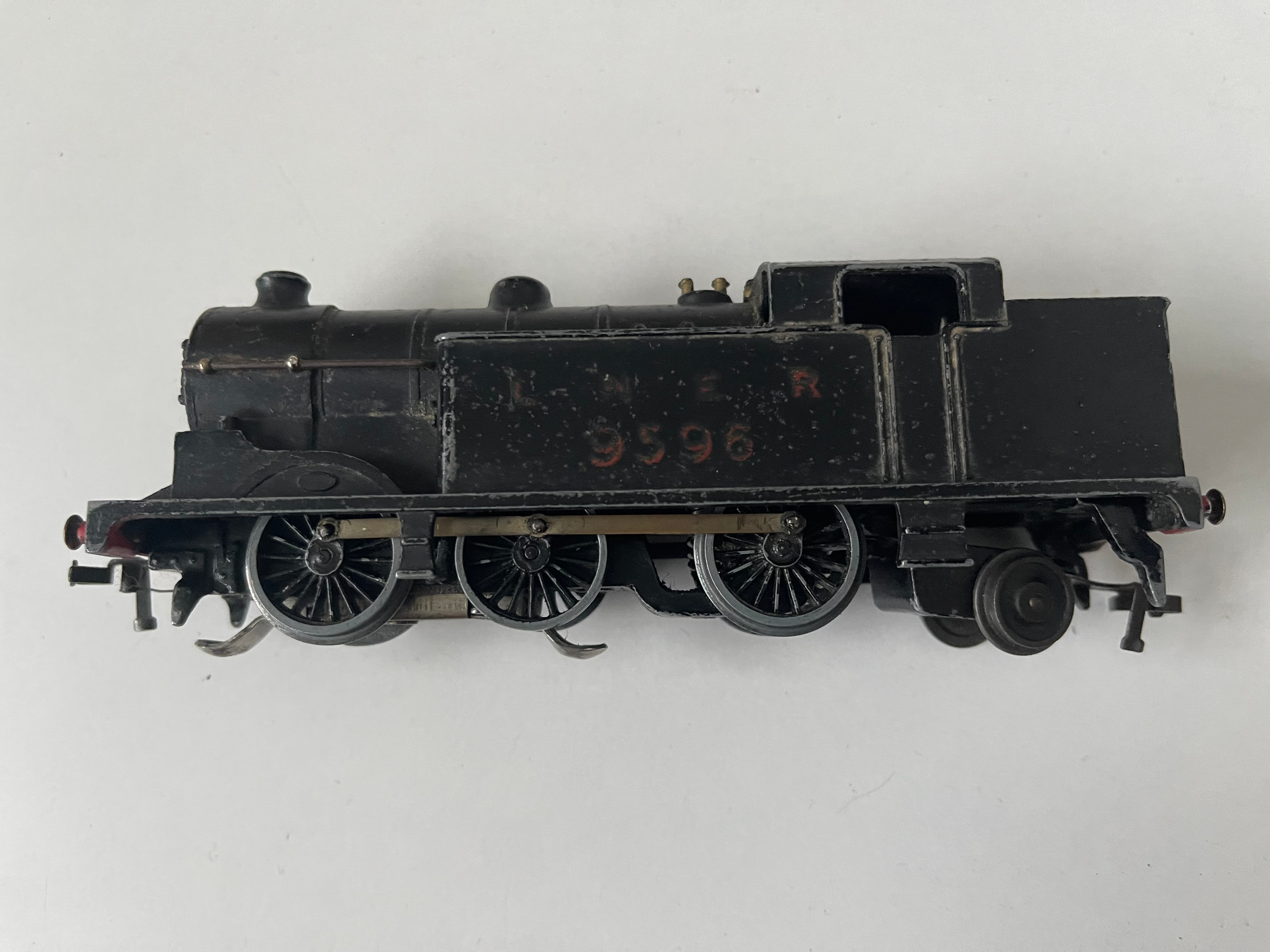 EDL7 0-6-2 LNER BLACK TANK LOCOMOTIVE 9596