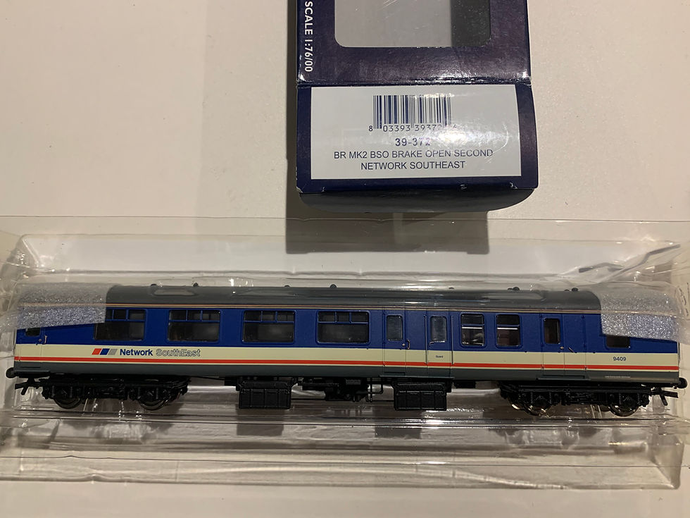 Thumbnail: 39-372 BR MK2 BSO BRAKE OPEN SECOND NETWORK SOUTHEAST 9409