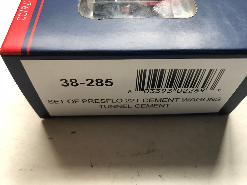 Thumbnail: 38-285 SET OF PRESFLO 22T CEMENT WAGONS TUNNEL CEMENT
