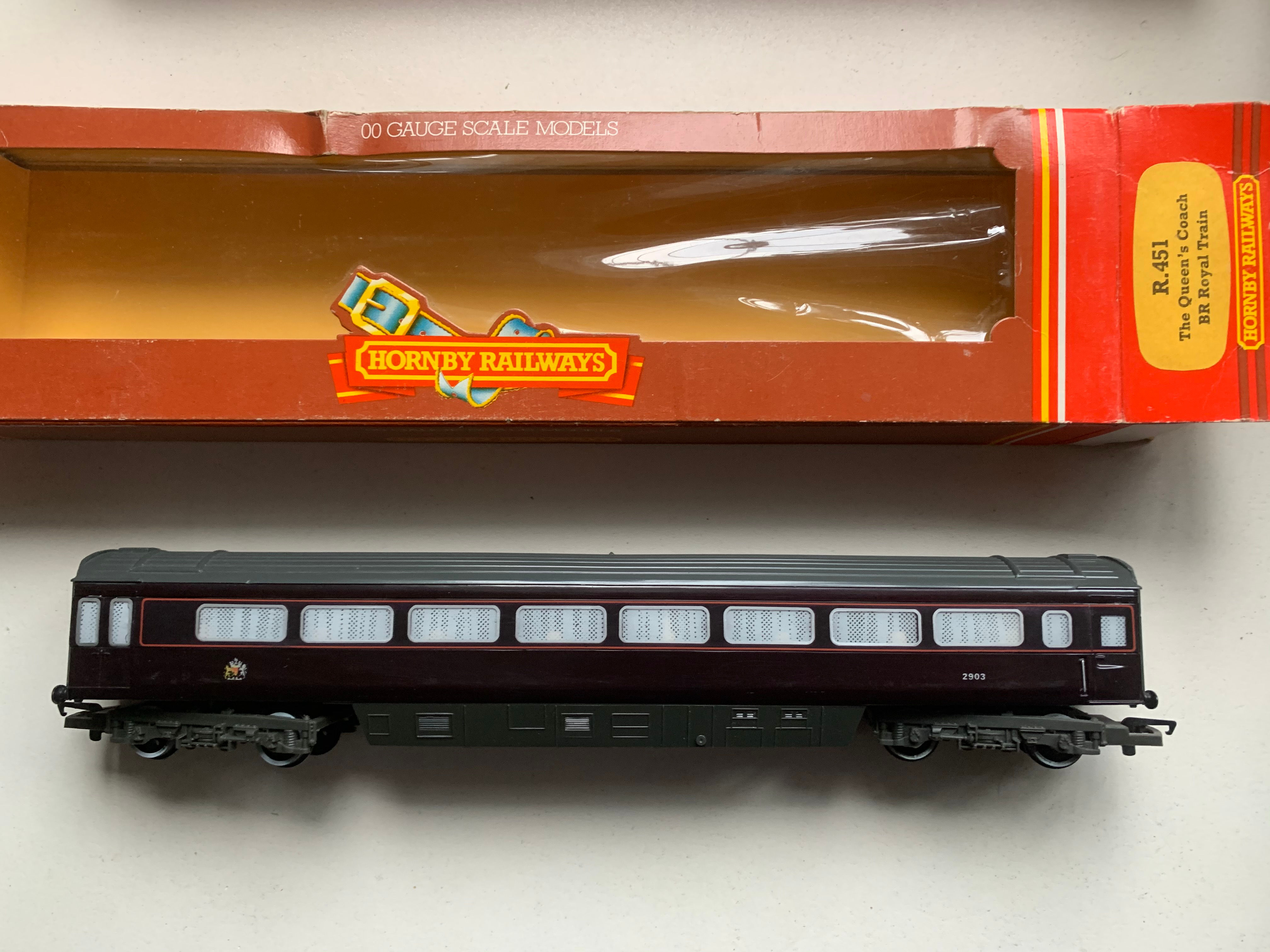 R.451 THE QUEENS COACH BR ROYAL TRAIN 2903