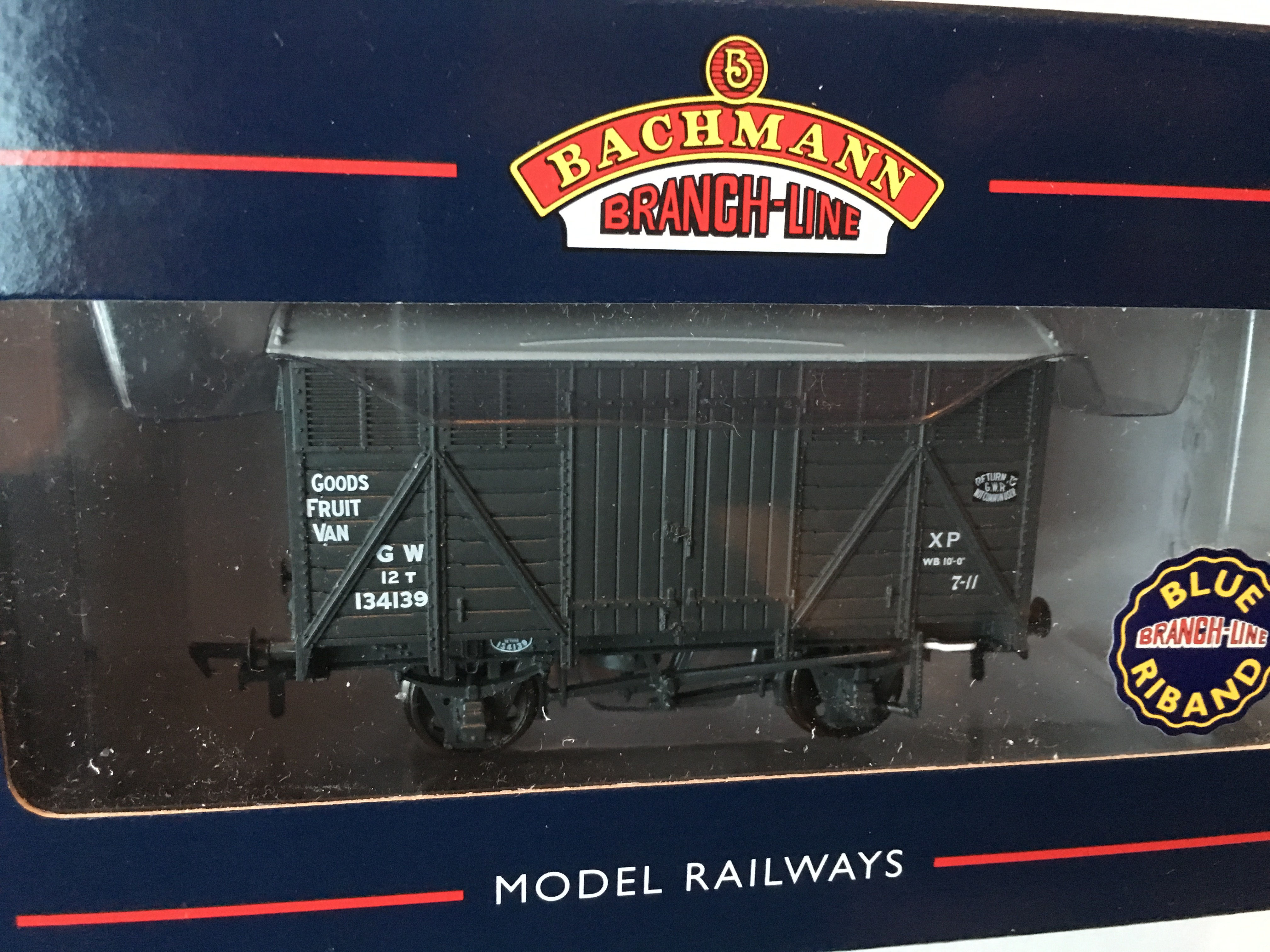 37-751C 12 TON FRUIT VAN GWR GREY