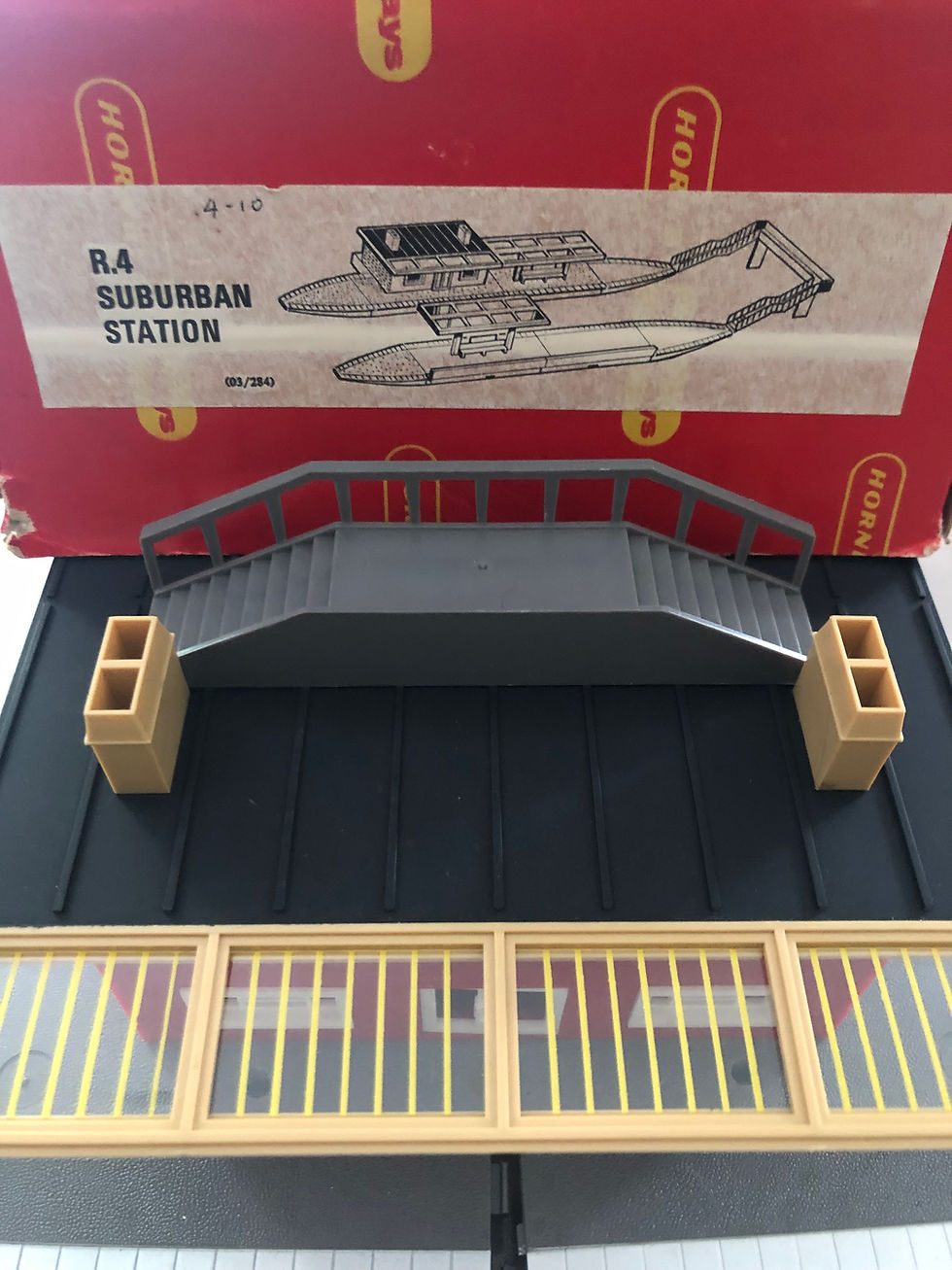 Thumbnail: R.4 SUBURBAN STATION SET
