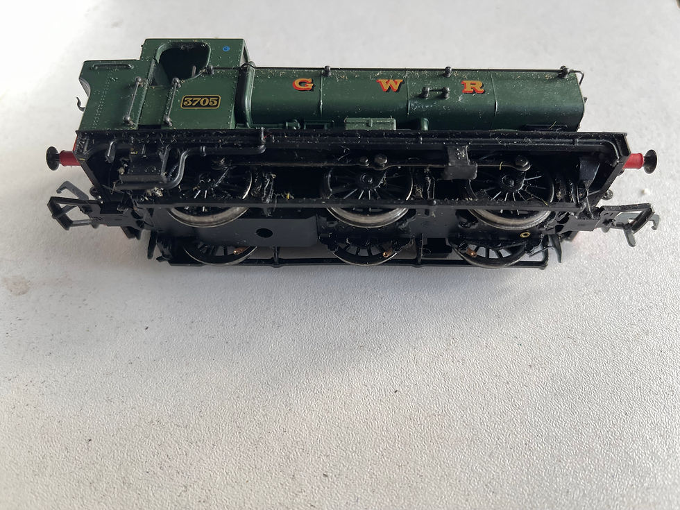 Thumbnail: 30-010 CLASS 8750 0-6-0 PANNIER TANK 3705 GWR GREEN