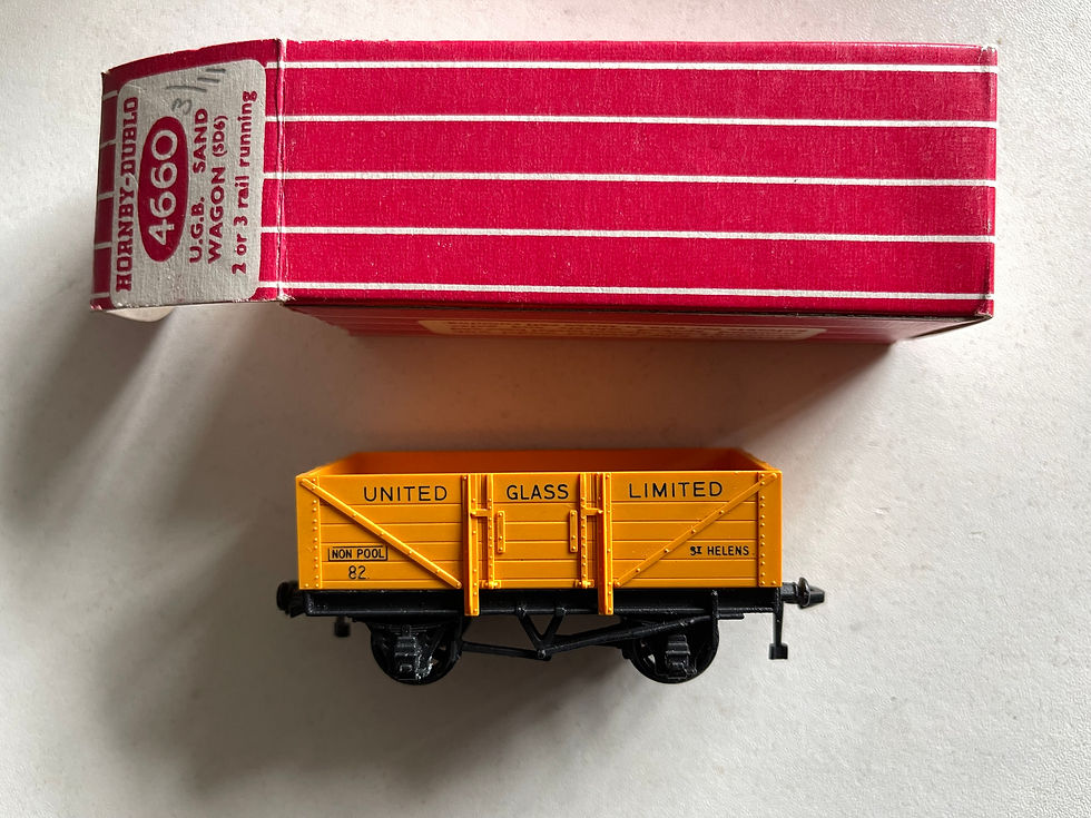 Thumbnail: 4660 SAND WAGON 'UNITED GLASS LIMITED' (plastic couplings) BOXED