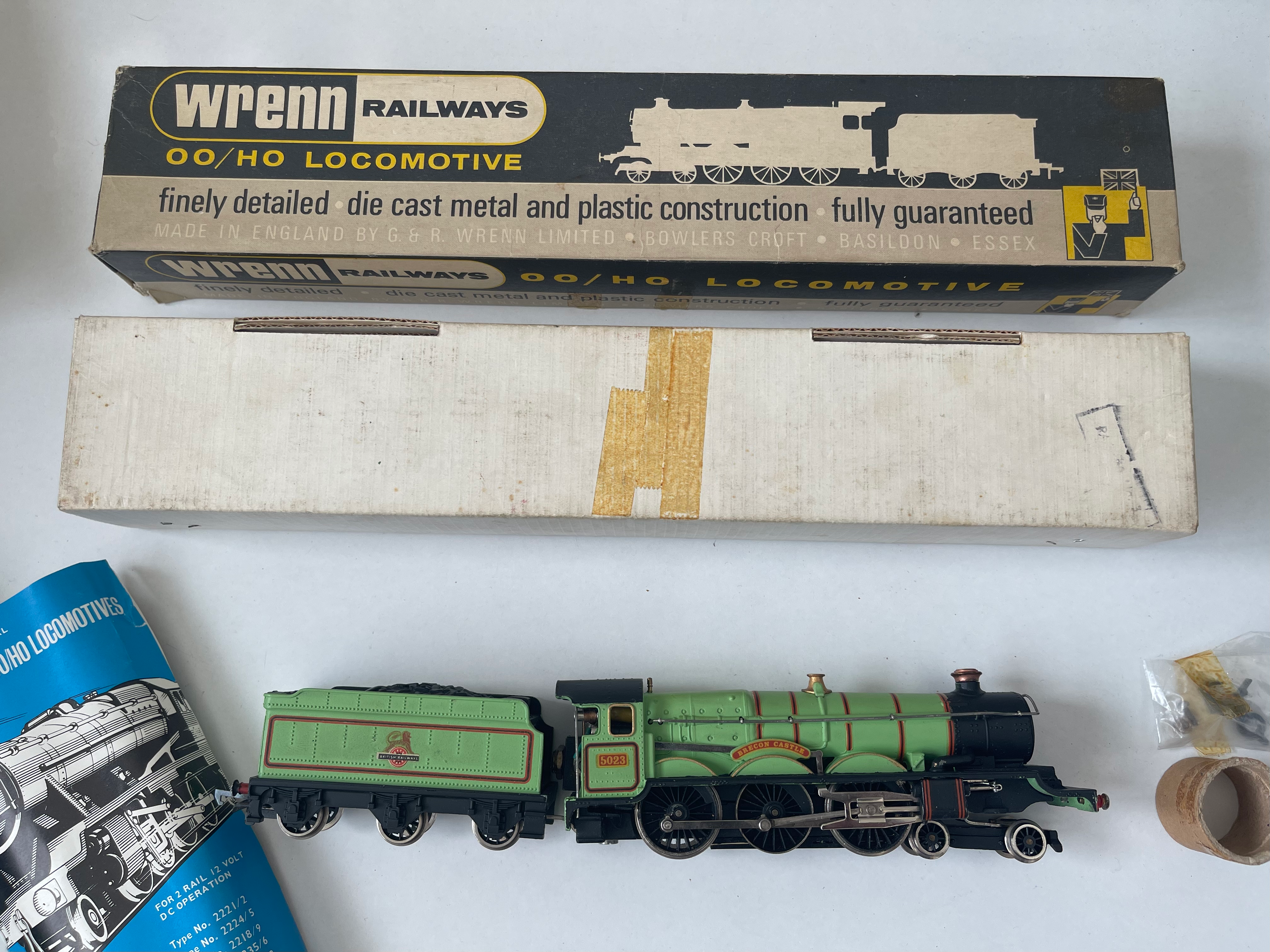 W2221 CASTLE CLASS 4-6-0 (LIGHT GREEN) BRECAN CASTLE