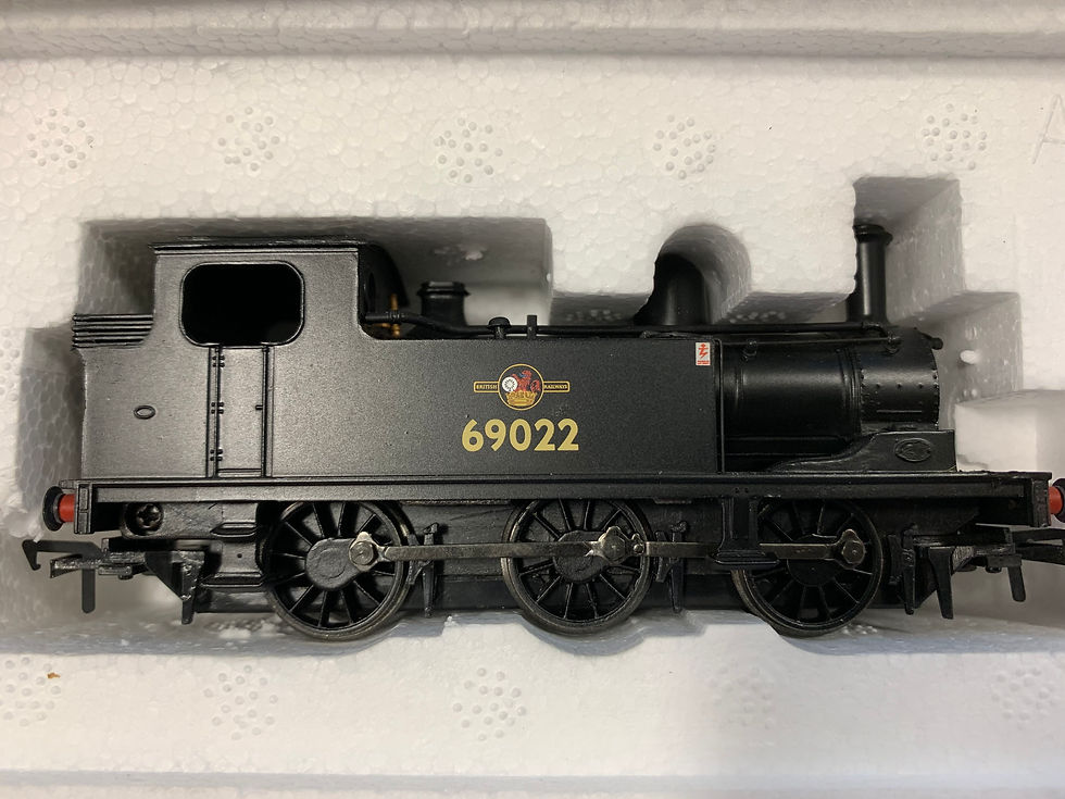 Thumbnail: 31-059 J72 69022 BR BLACK LATE CREST TANK LOCOMOTIVE