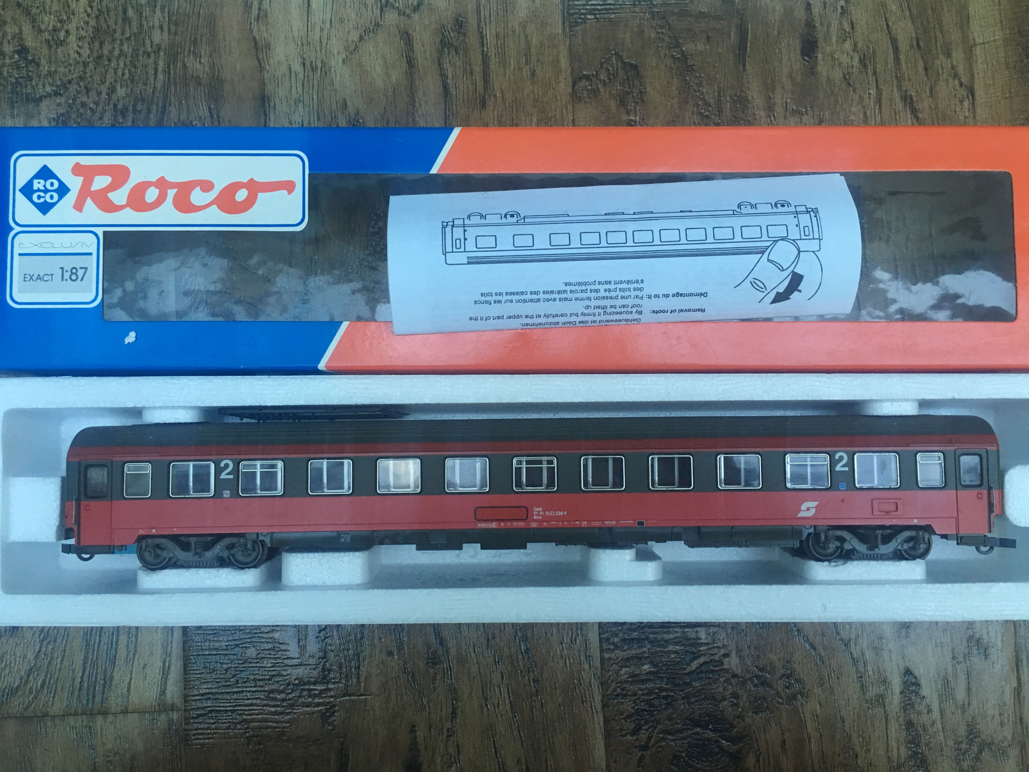 ROCO 44666 OBB 2ND CLASS PASSENGER COACH