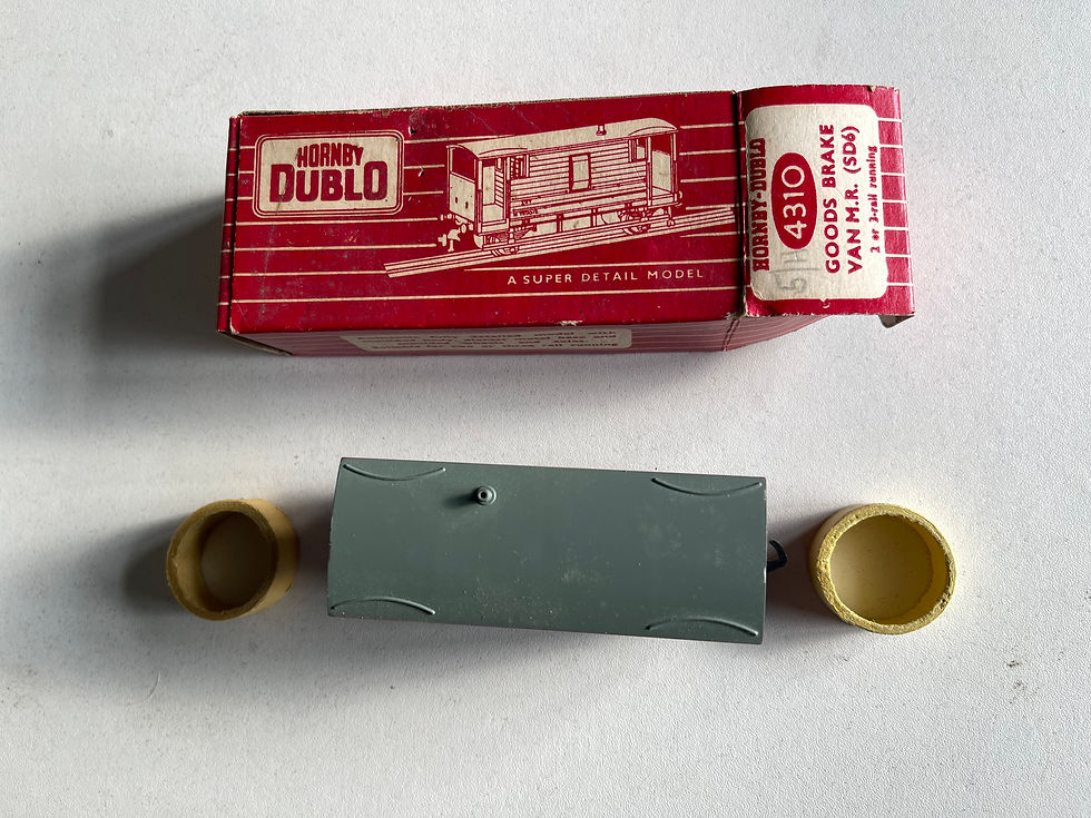 Thumbnail: 4310 20 TON GOODS BRAKE VAN M730973 (plastic couplings)
