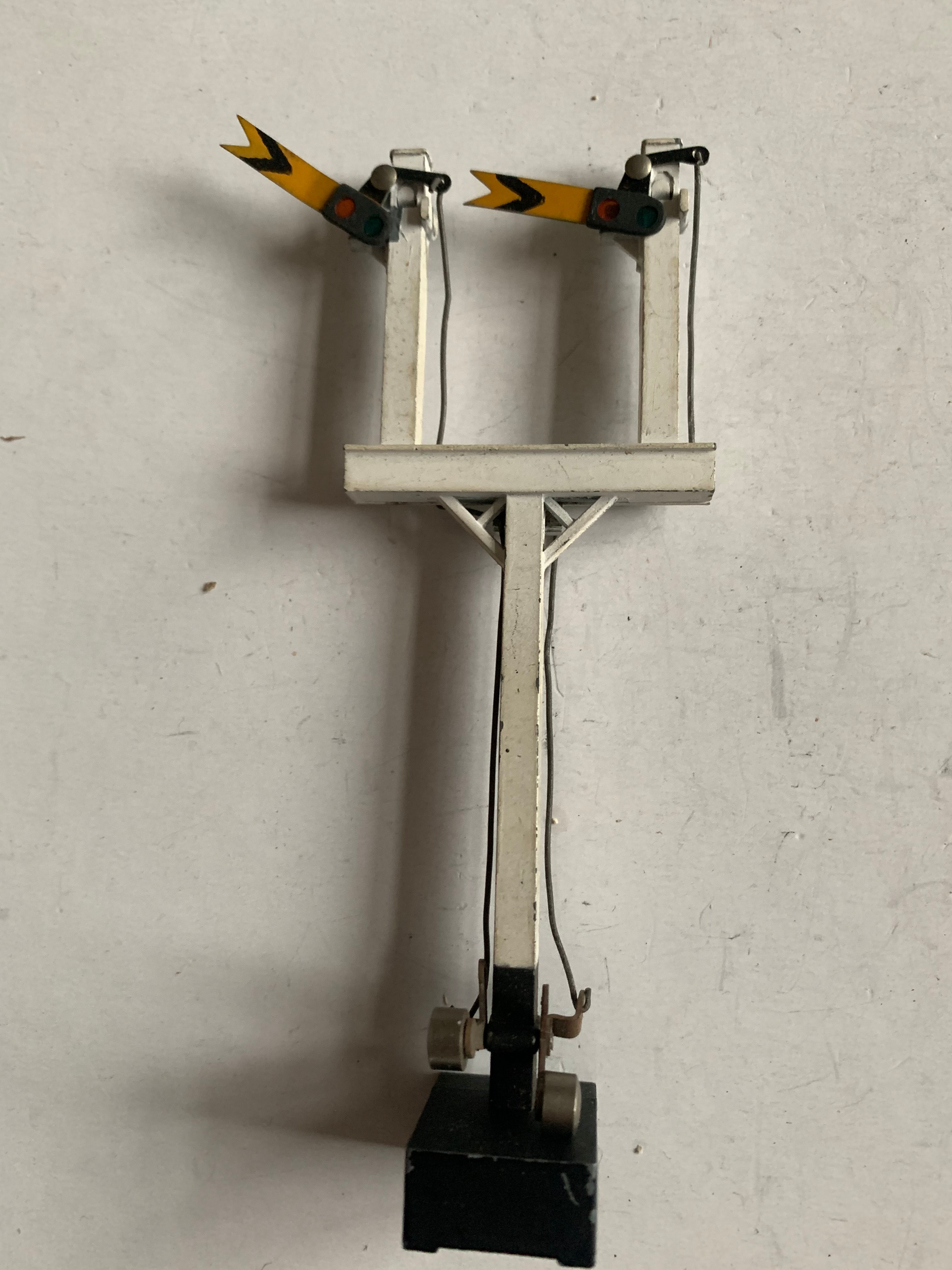 TTR TRIX JUNCTION SIGNAL - DISTANT
