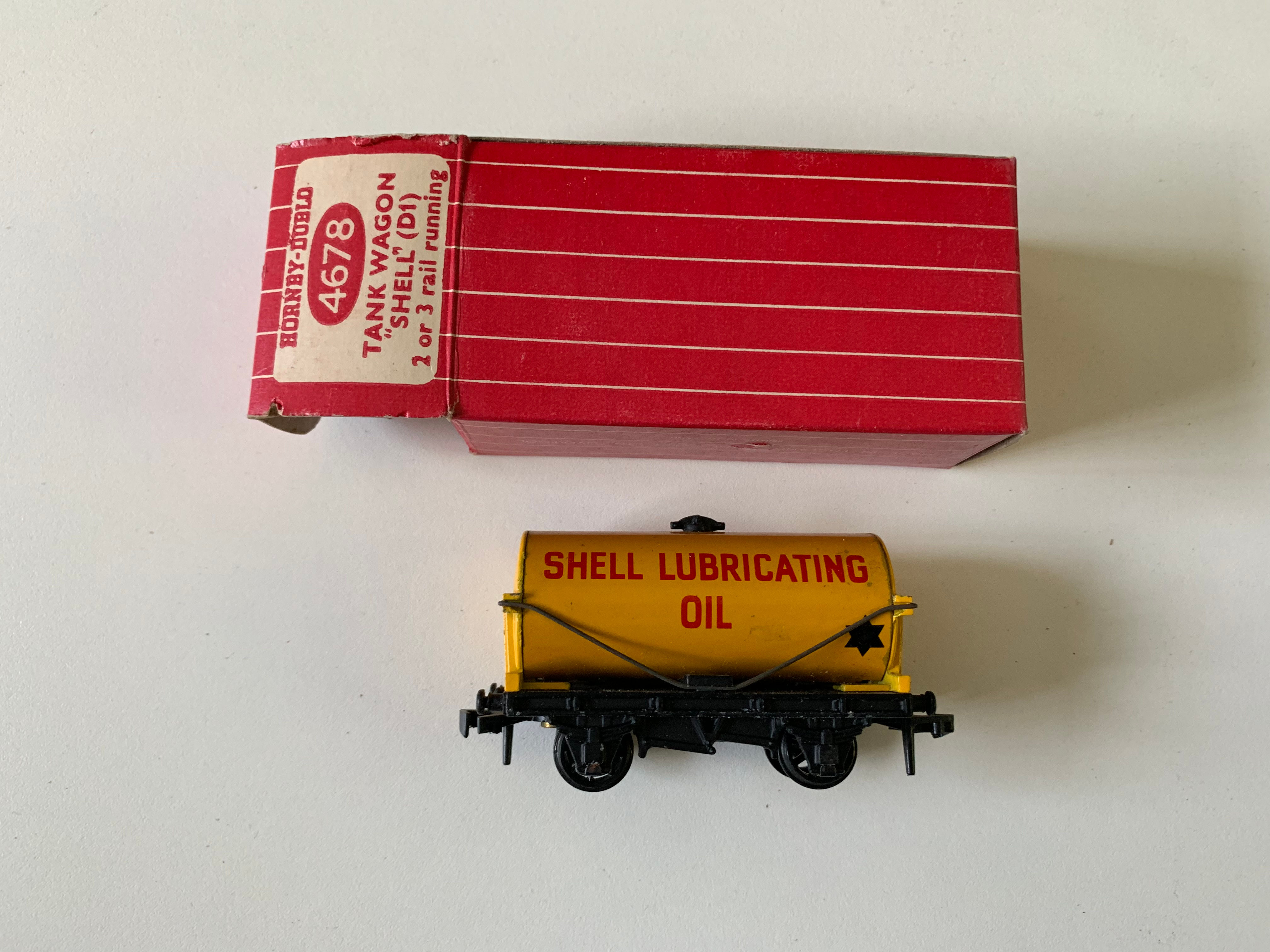 4678 SHELL TANK WAGON - BOXED (plastic couplings)