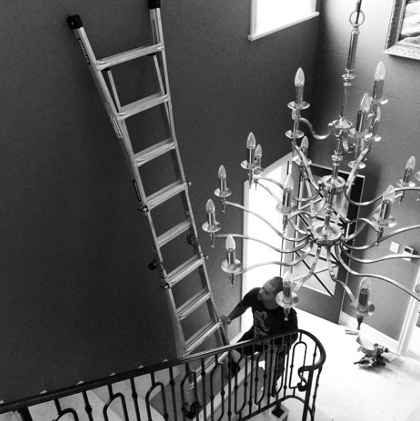 ABOUT SYDNEY PICTURE HANGING