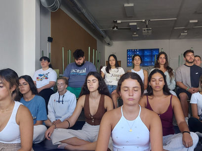 CASA DE BHAVANA SE ACERCA A LA UNIVERSIDAD