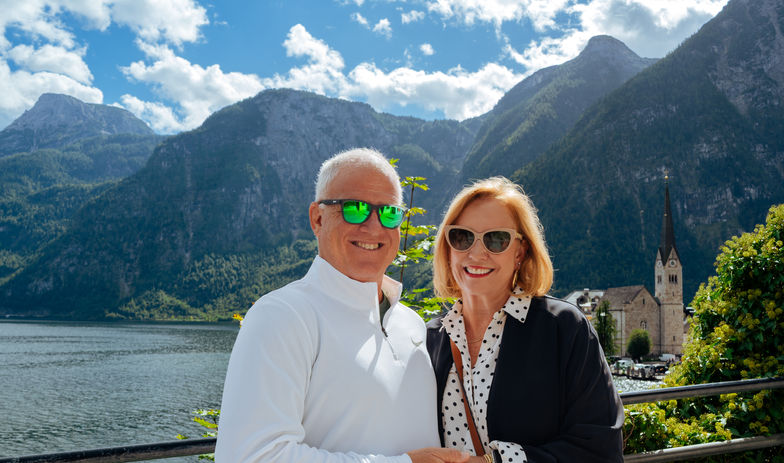 Hallstatt proposal photo tour from Salzburg