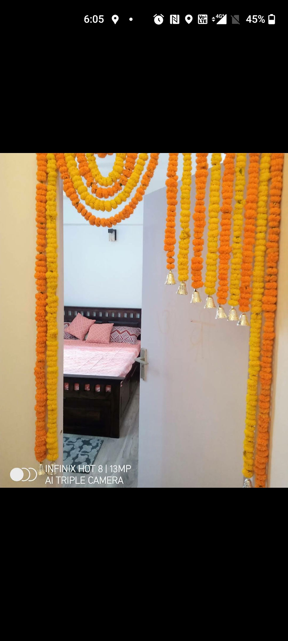 Thumbnail: Fresh flowers back drop