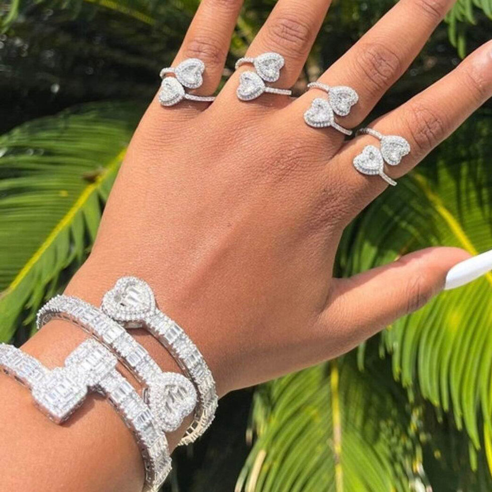 Miniature : 2024 New Iced Out Bling Opened Heart Zircon Charm Bracelet Rectangle AAA CZ Hear