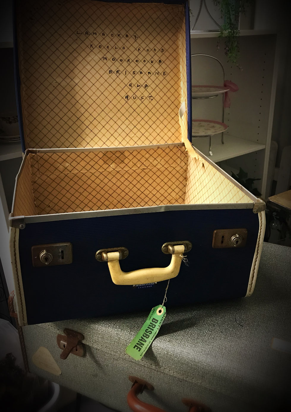 Thumbnail: Vintage Suitcase