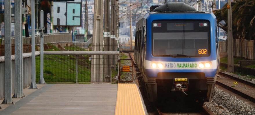 Tren Santiago-Valparaíso: Futuro del Proyecto en Incertidumbre