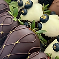 SIGNATURE 12 strawberries