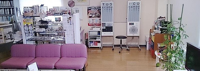 本多コンタクトレンズ内風景