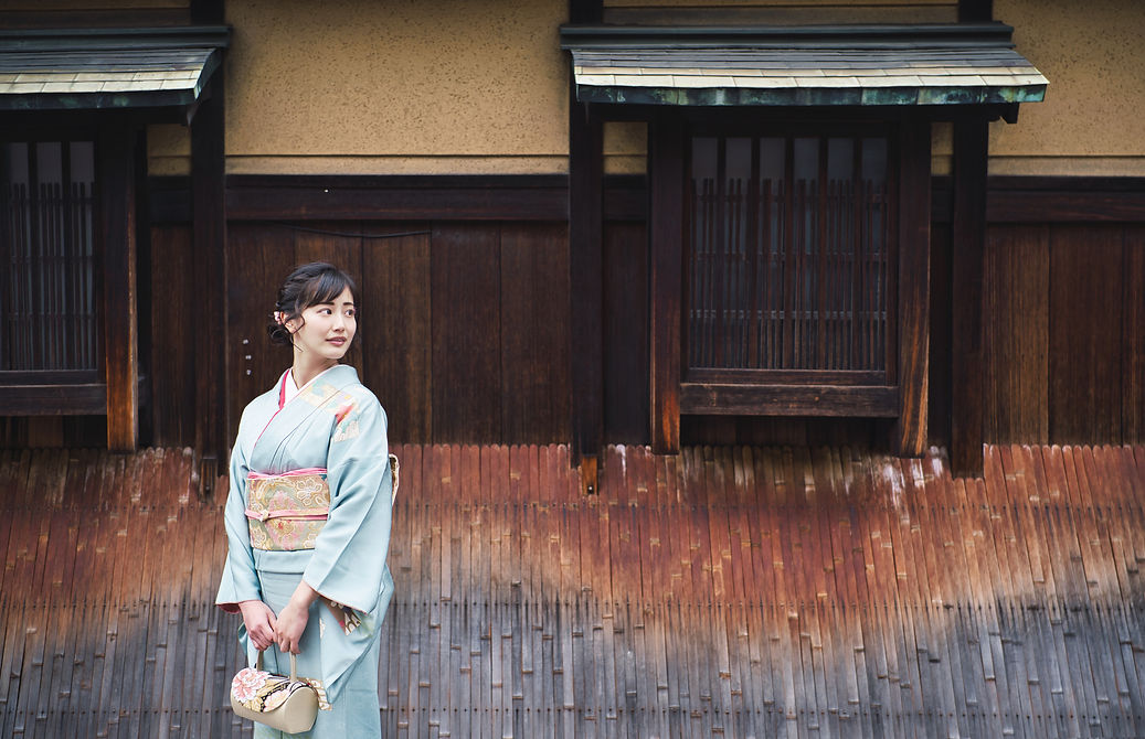 着物の女性