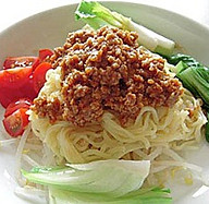 ジャージャー麺