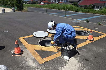 浄化槽保守点検作業