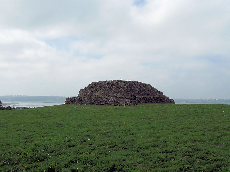 B_7_Cairn_von_Barnenez_C