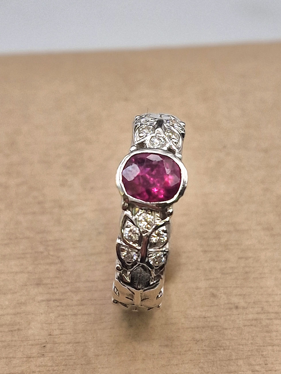Miniatura: Anello Solitario Rubino