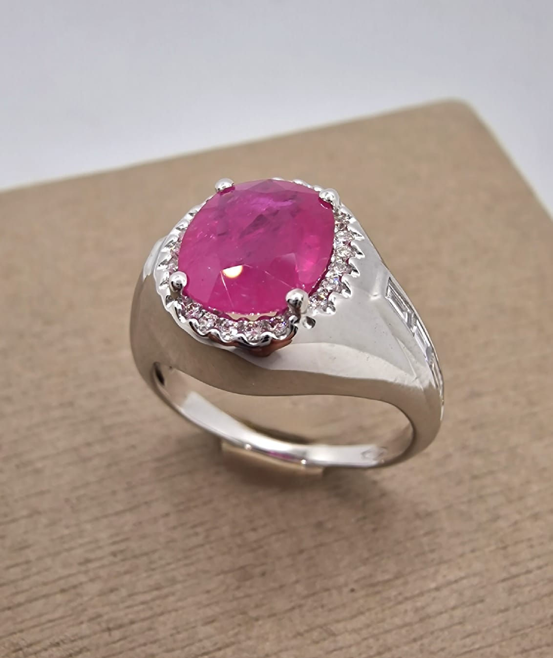 Anello Ovale Rubino - Vendoilmiogioiello