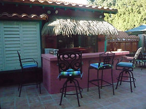 Tiki bar poolside.JPG