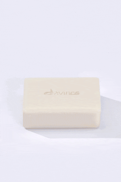 Thumbnail: Davines shampoo bar and case