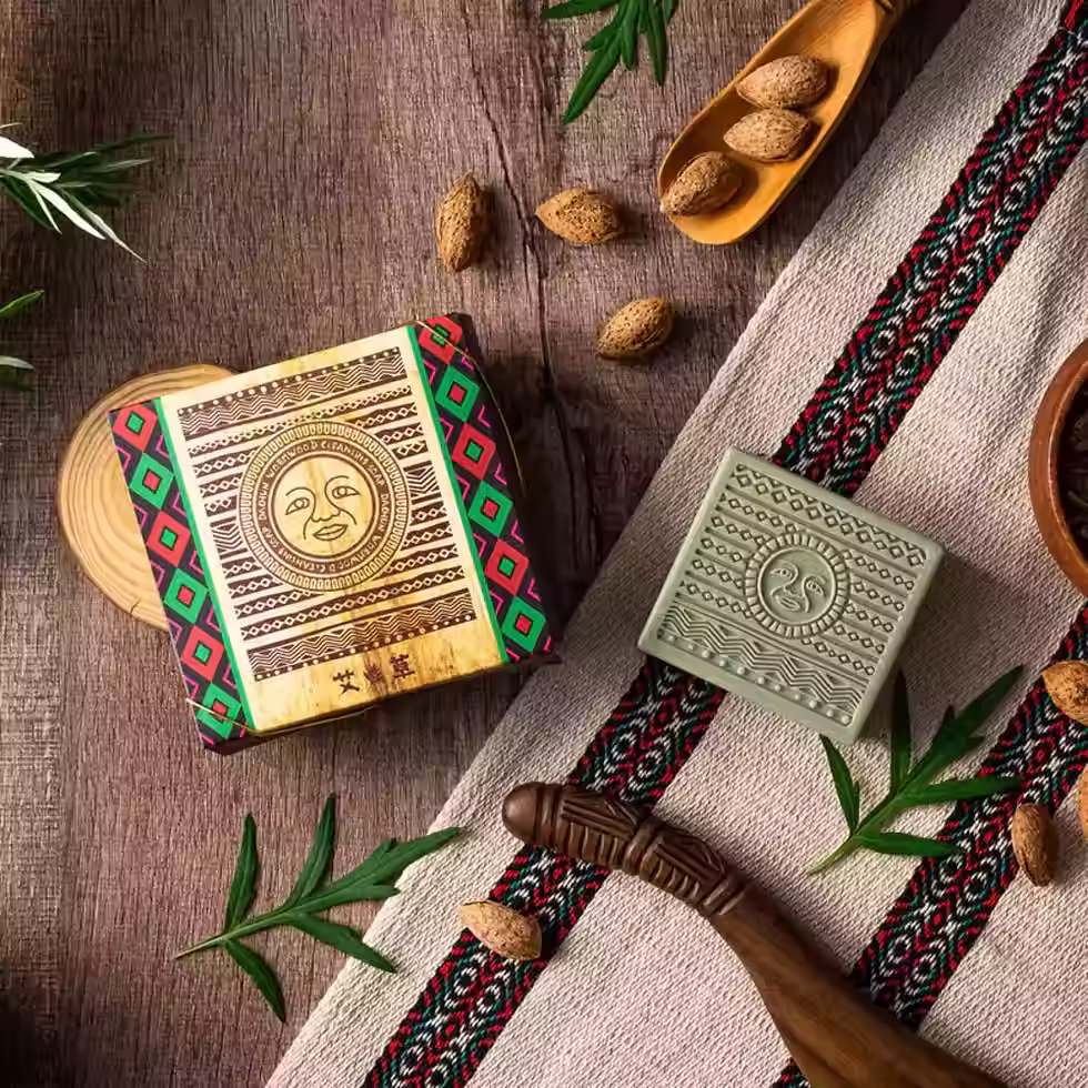縮圖：Palm Oil, Palm Kernel Oil, Olive Oil, Sweet Almond Oil, Patchouli Oil, Cedarwood Oil, Citronella Oil, Wormwood Oil, Lemongras