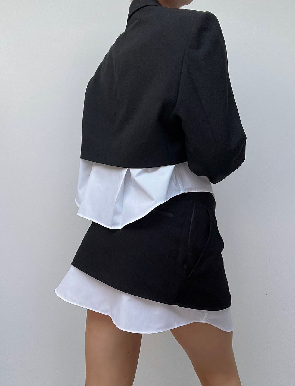 Thumbnail: The Ava Crop Blazer 