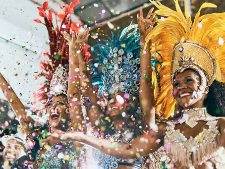 Carnaval, beijo entre mulheres e a liberdade que só dura quatro dias