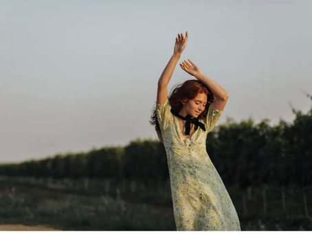 Da menina que sonha à mulher que se ama: uma jornada de autodescoberta