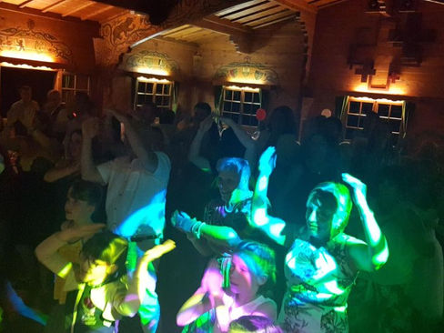 Mariage Céline & Damien

« Chalet Suisse » Saint-Genis-Pouilly

Samedi 8 Juin 2019

www.animusik