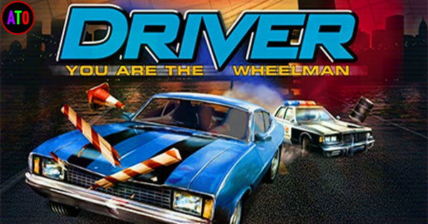 سيارة كلاسيكية زرقاء تتفادى العوائق في شارع مبلل ليلاً، تلاحقها سيارة شرطة. خلفية مبانٍ غامضة. نص: "DRIVER YOU ARE THE WHEELMAN". الأجواء مثيرة.