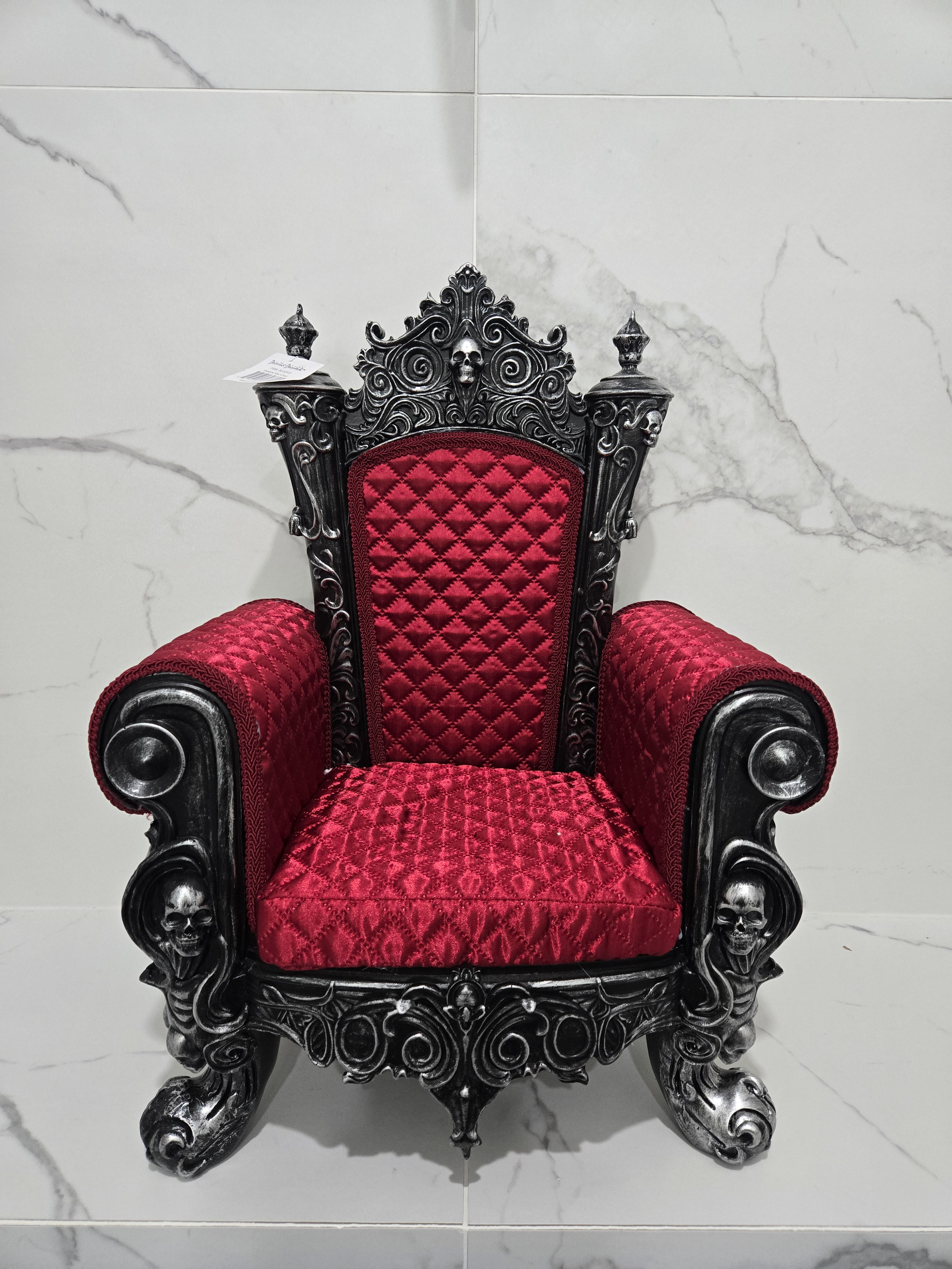 Red vampire chair 