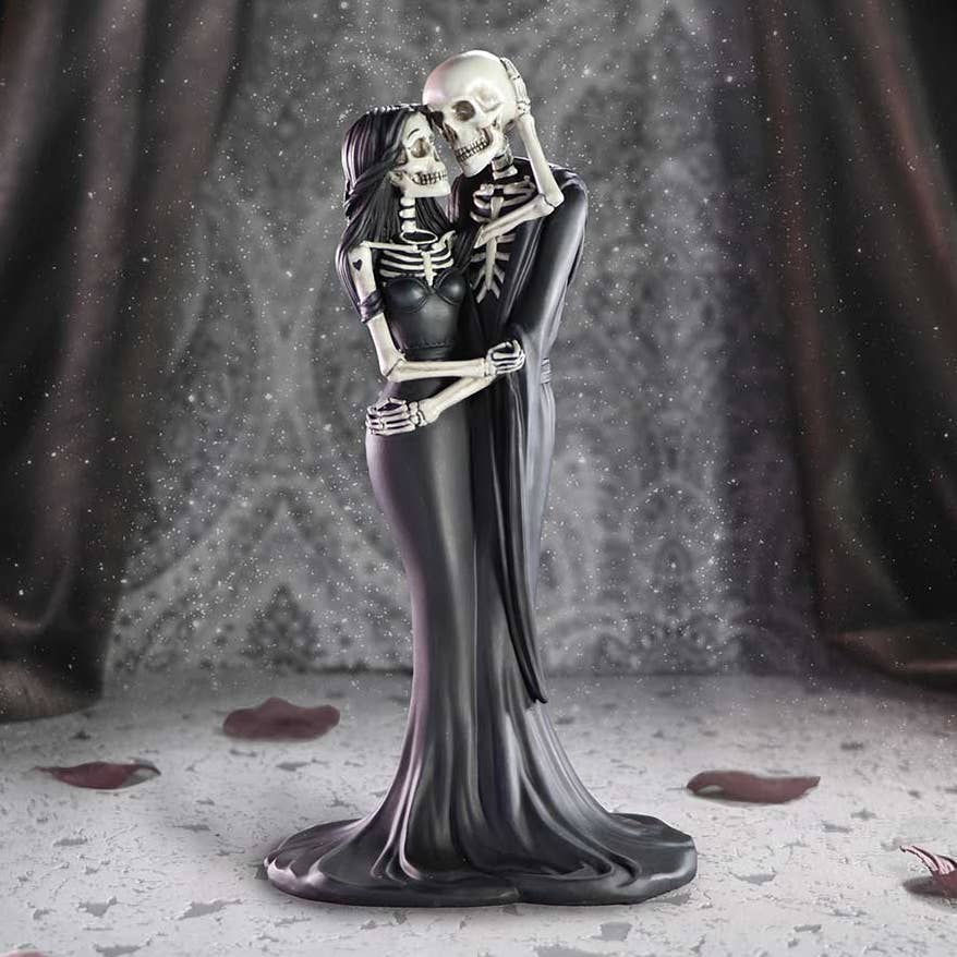 Eternal Embrace Gothic Skeletons Figurine 24cm